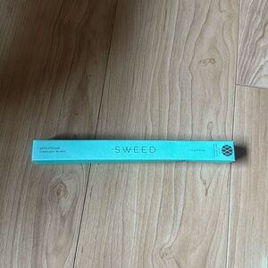 Sweed satin eyeliner in margaux Bordeaux